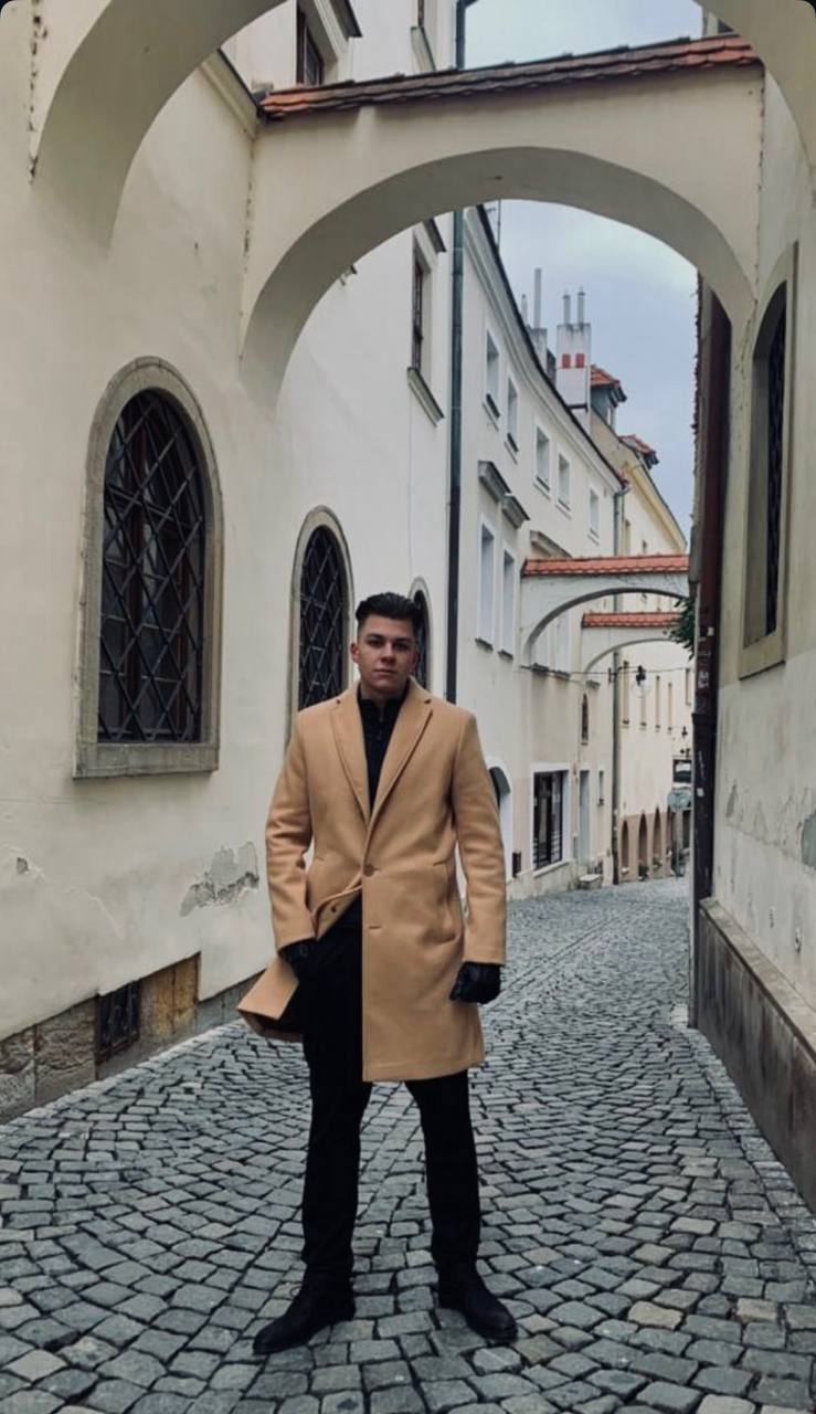 Dominik — Sales Manager